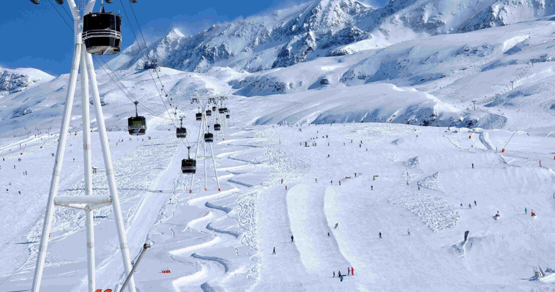 Luxury chalets in Alpe dHuez - the main Troncon gondola to the main ski area