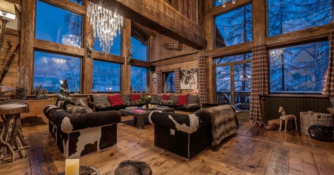 Chalet Le Rocher Val d'Isere - main sitting room