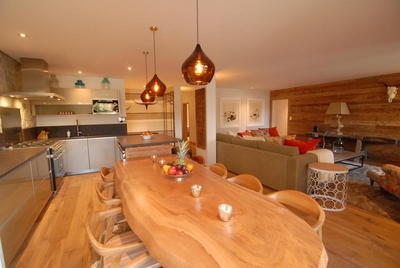 Chalet Cimerose Verbier - dining table and sitting room