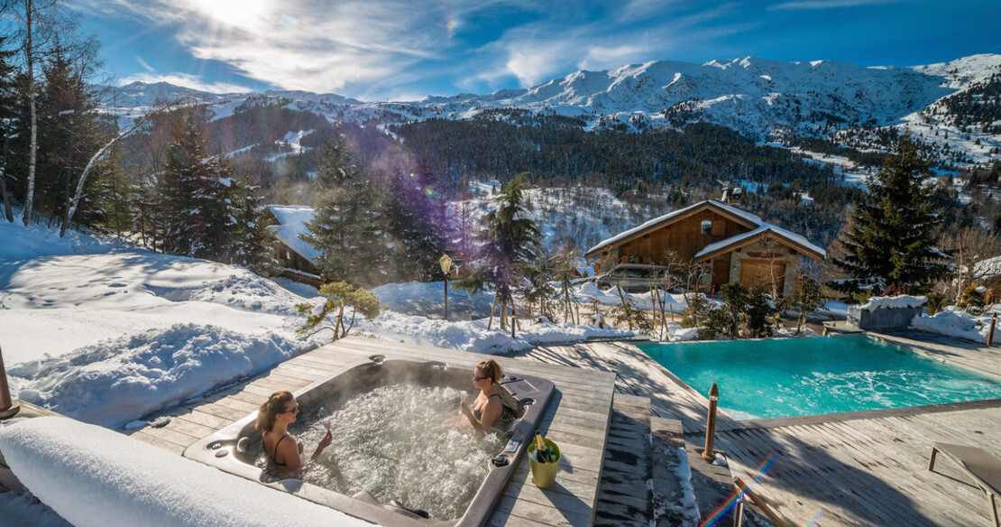 Chalet Mont Tremblant Meribel - hot tub view