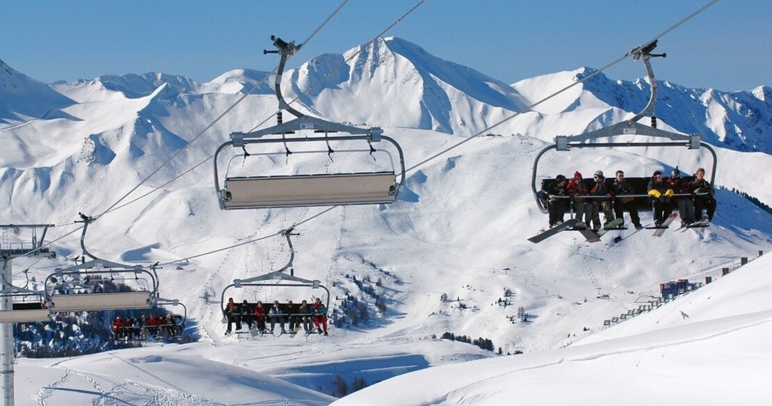Luxury family ski holidays in Les Arc 2000 - snow sure skiing