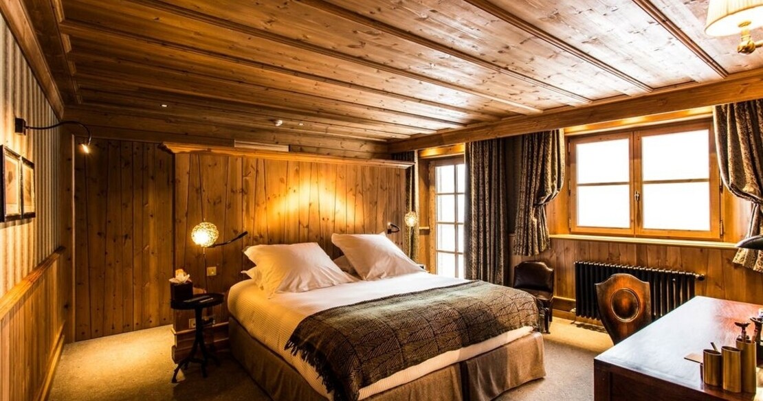 Chalet Ambre, Val d'Isere, panelled bedroom 