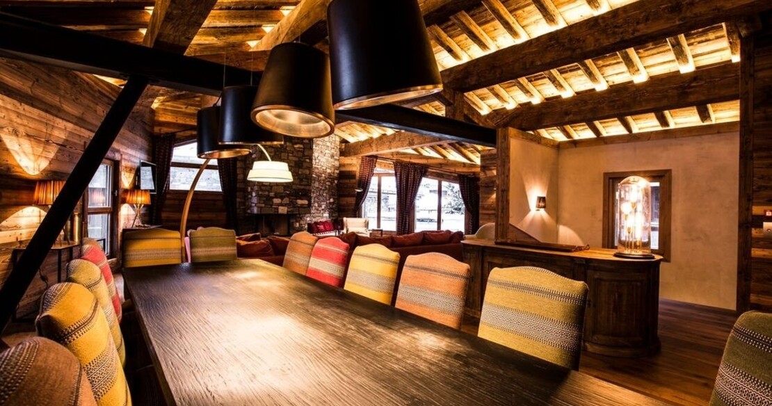 Chalet Chene, Val d'Isere, dining table 
