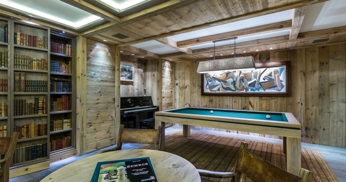 Chalet Bastidons, Courchevel 1850, pool table 