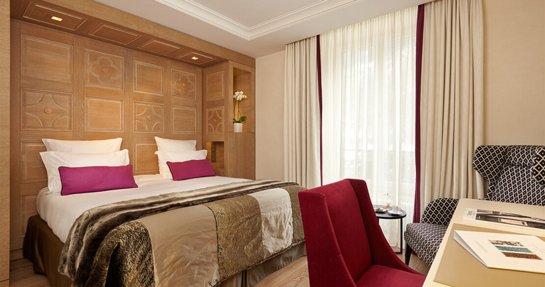 Hotel Mont Blanc, Chamonix, bedroom