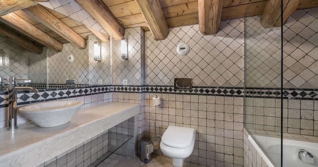 Chalet Abade Val d'Isere bathroom