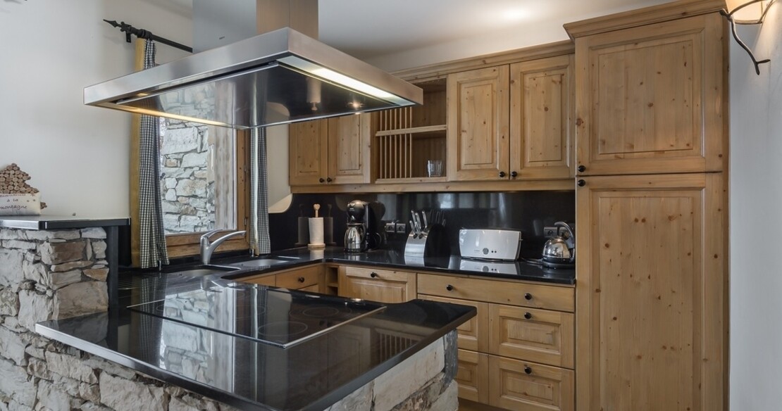 Chalet Abade Val d'Isere kitchen
