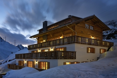 Chalet Skyfall St Christoph - bookcase