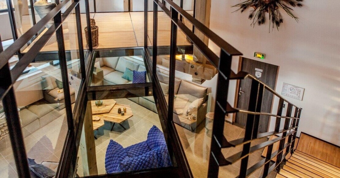 Chalet_Club_21_Forty_Arc_2000