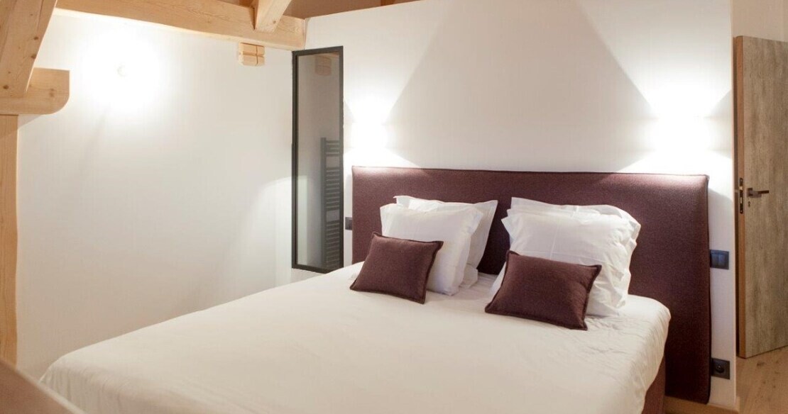 Chalet_Club_21_Forty_Arc_2000