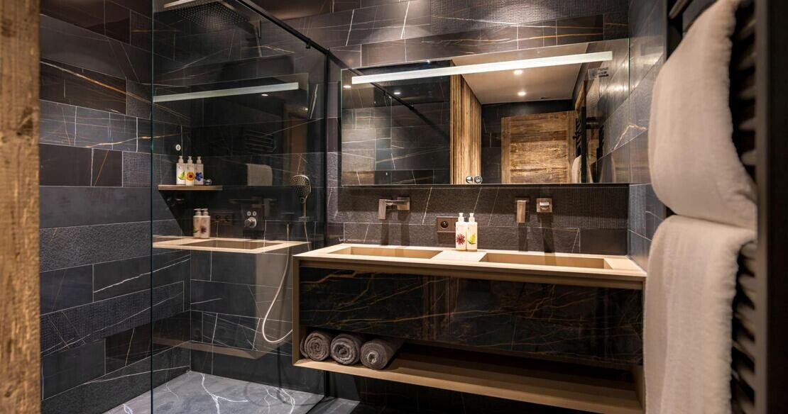 Chalet_Ours_Rouge_Meribel_Village